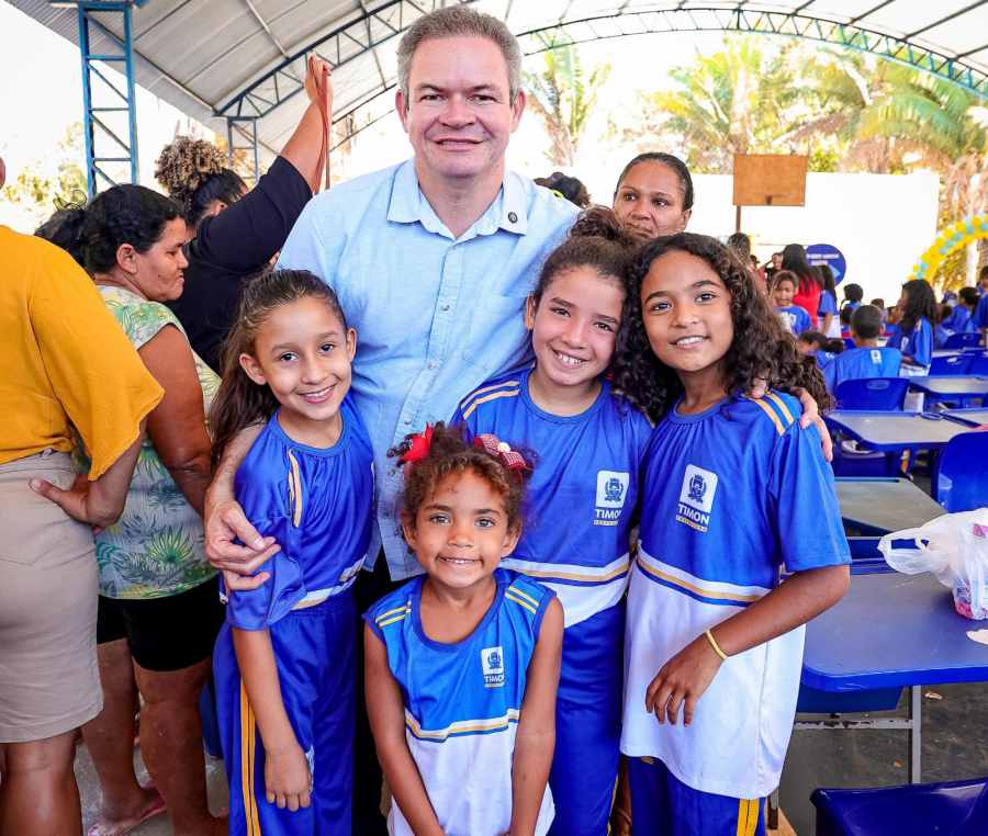 Prefeitura de Timon inicia segundo semestre letivo com entrega de kits escolares completos e fardamento para alunos da rede municipal