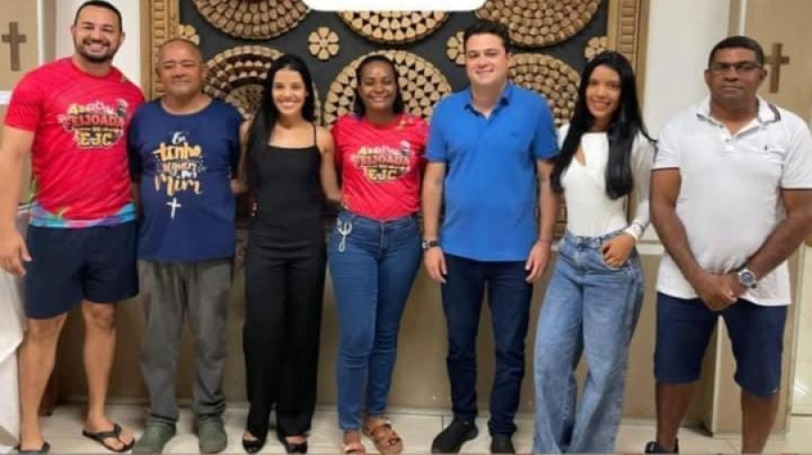 Júnior Timbalada Reúne Amigos e Apoia a Reeleição do Deputado Estadual Leandro Bello em Timon