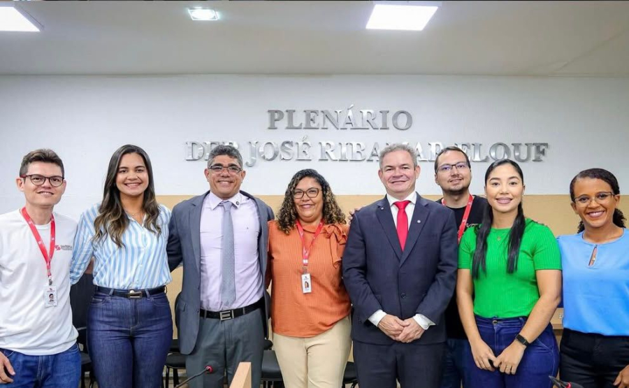 Prefeitura de Timon garante equiparação salarial e reestrutura carreira do magistério municipal