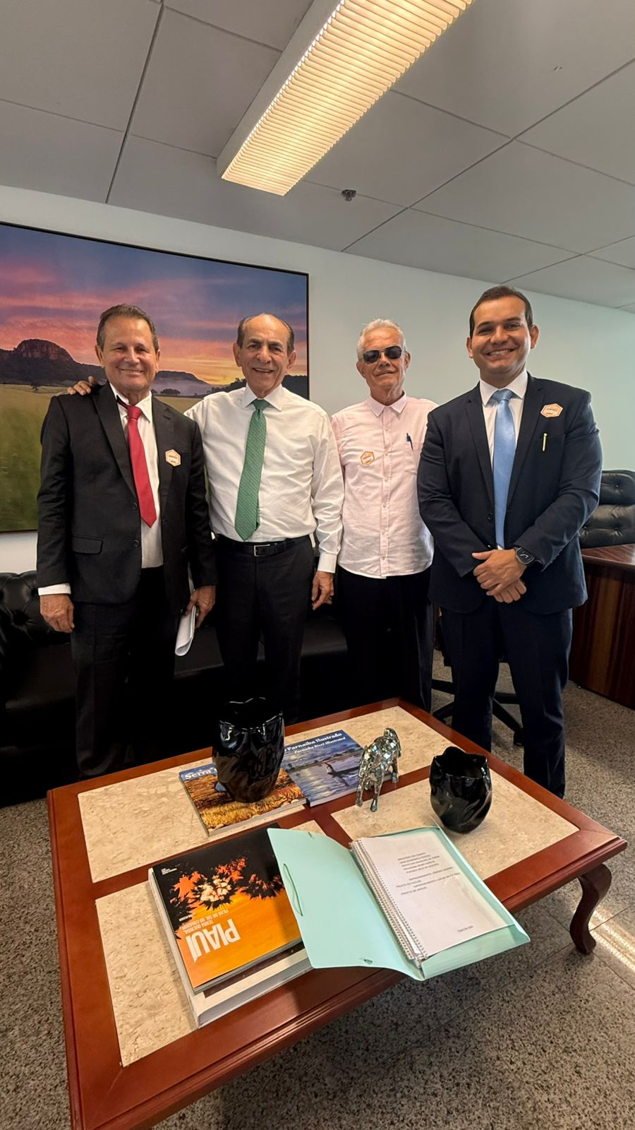 Secretário de Habitação Daniel Coimbra Cumpre Agenda em Brasília com Senador Marcelo Castro