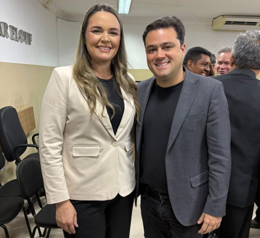 Leandro Bello prestigia posse de Kellyane Gedeon e celebra fortalecimento da presença feminina na Câmara de Timon