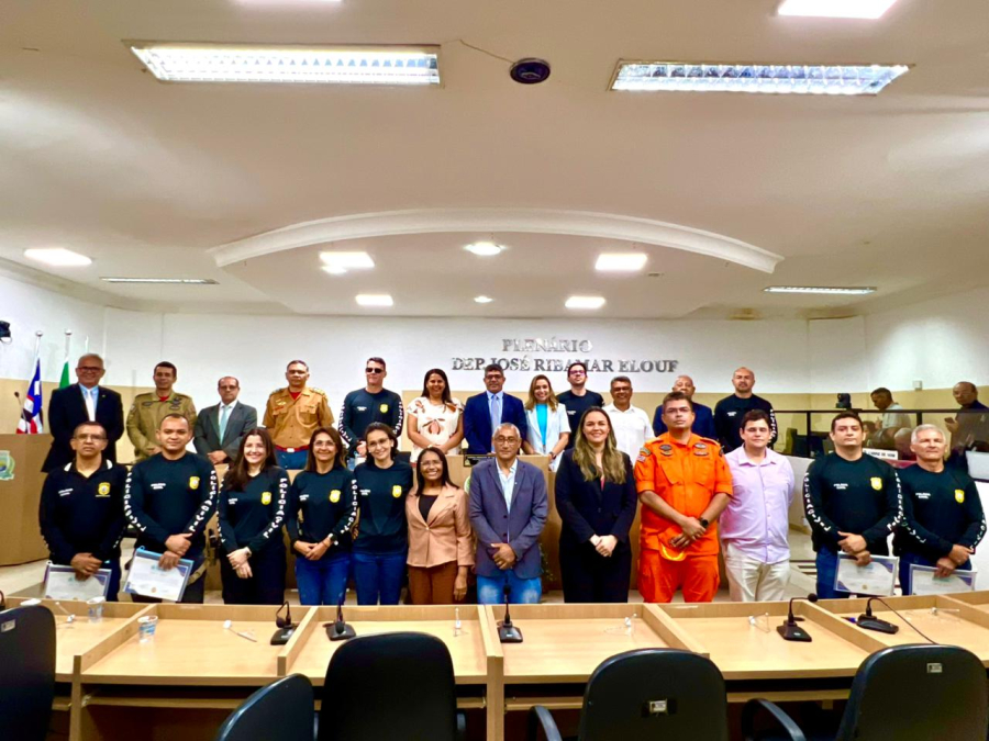 Câmara de Timon realiza sessão histórica em reconhecimento às forças de segurança do MA e PI