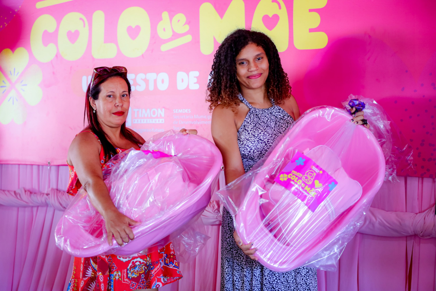 Prefeitura de Timon realiza entrega coletiva de enxovais e homenageia mães e assistentes sociais
