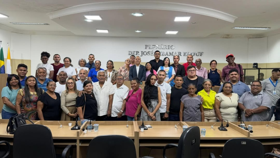 Câmara de Timon homenageia blogueiros e líderes comunitários em reconhecimento aos relevantes serviços prestados à população